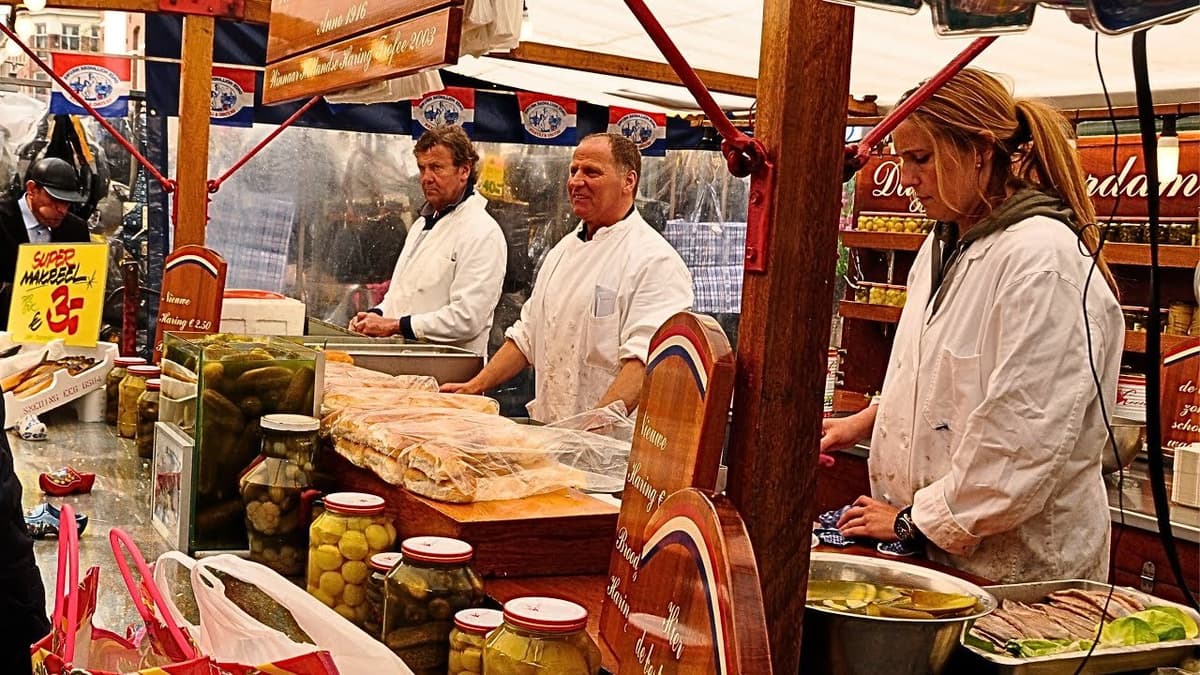 Los 10 Mejores Lugares para Disfrutar de la Comida Callejera en Ámsterdam