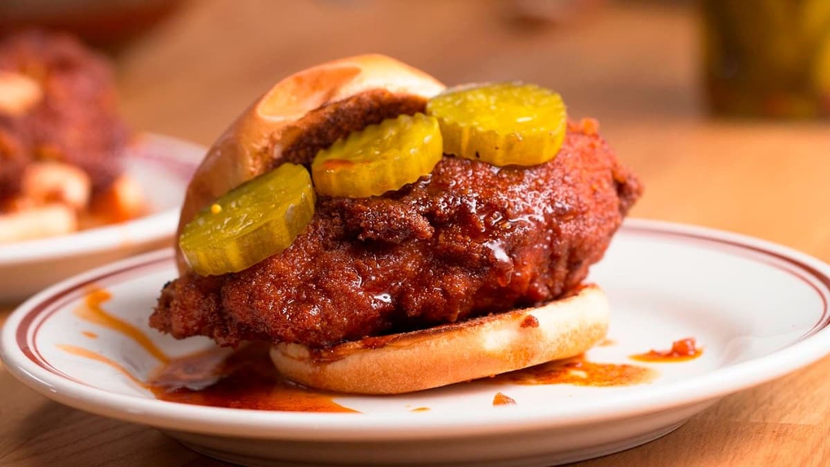 Receta de Tennessee Hot Chicken Auténtica: Cómo Hacer el Pollo Picante Perfecto