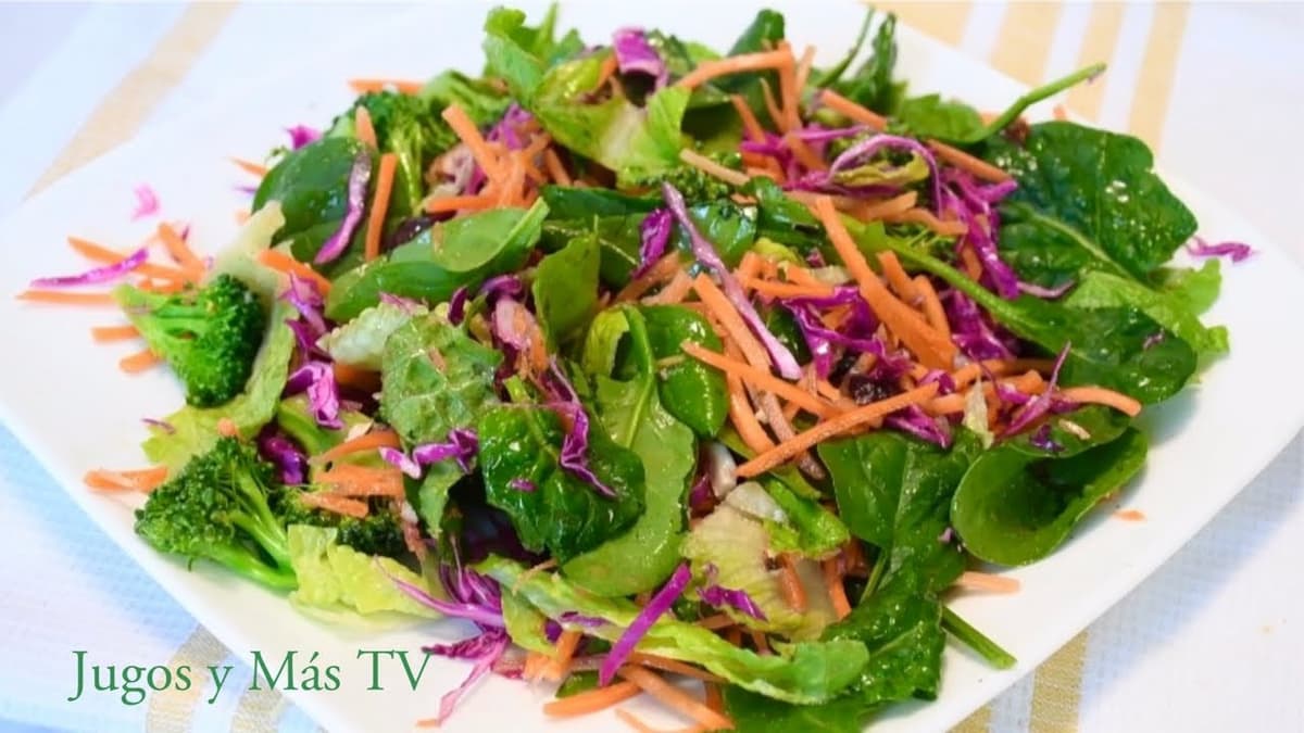 10 Recetas de Ensalada Ricas en Hierro para una Dieta Saludable