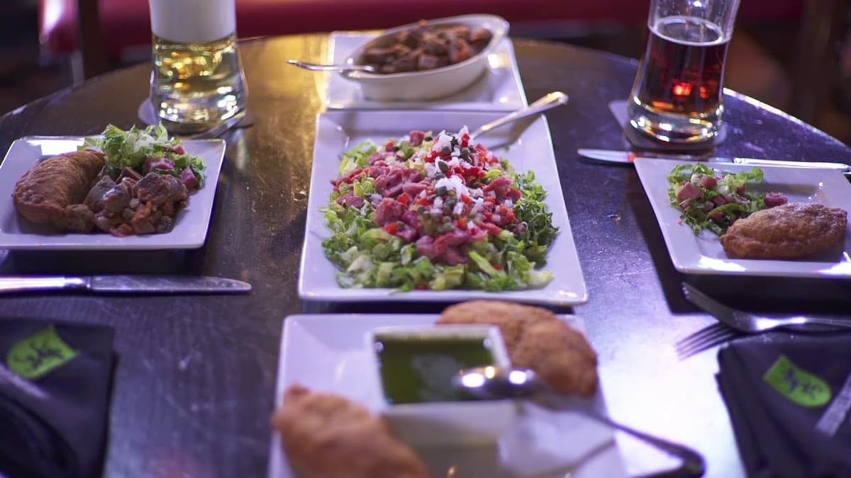 Los 10 Mejores Restaurantes con Terraza en Berlín para Disfrutar al Aire Libre