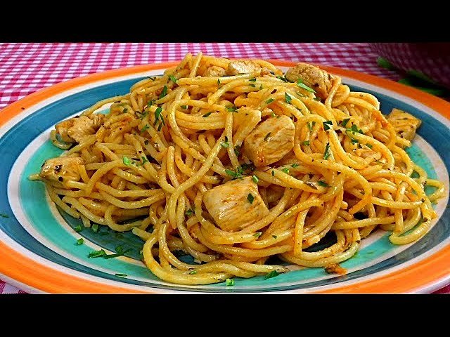 Menú del Día Económico: Cómo Preparar un Estofado de Pollo con Fideos | Receta Fácil