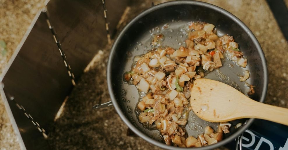 Cerámica vs. Teflón: ¿Cuál es Mejor para tu Cocina?