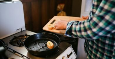 ¿Qué pasa si cocino con teflón?