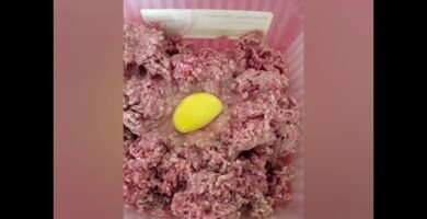 Menú del día barato: hamburguesas caseras con huevos