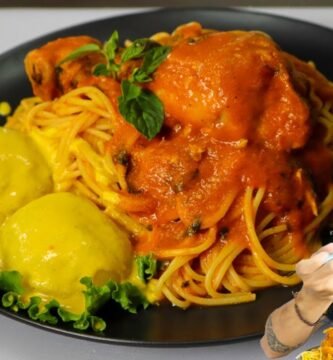 Menú del día barato: tallarines rojos con arroz