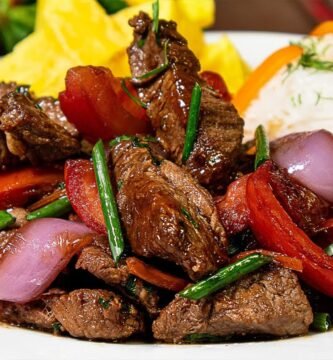 Menú del día barato: lomo saltado con papas