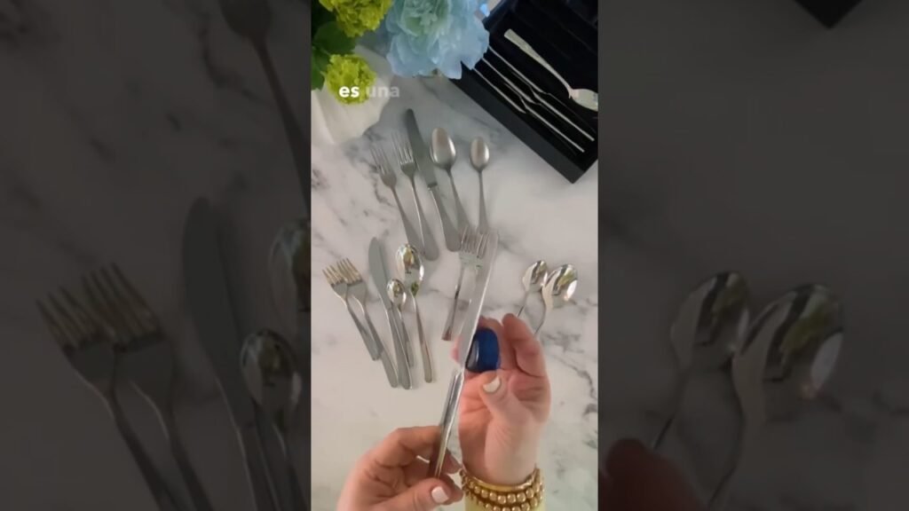 ¿Cuál es la diferencia entre un cubiertos y un vajilla?